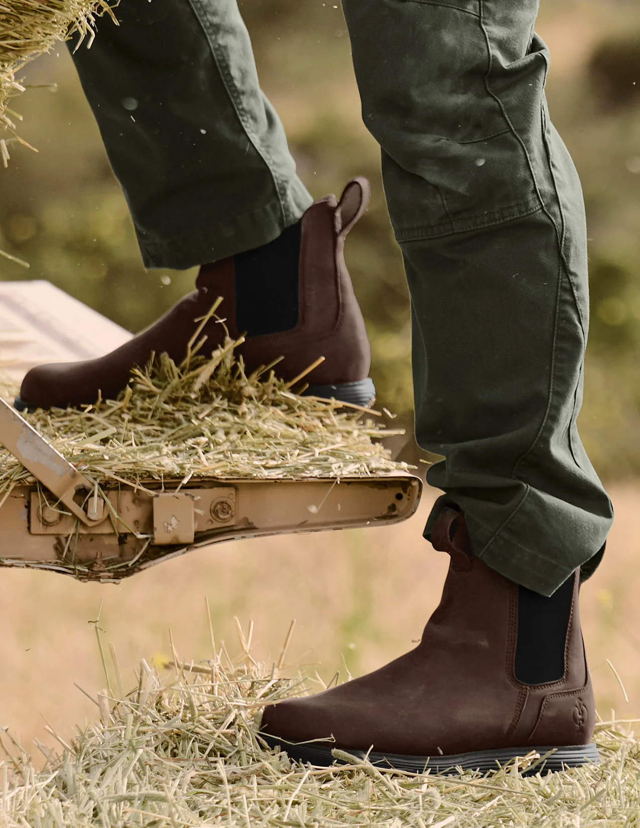 Amarillo Mid Soft Toe Chelsea Boot - Image 4